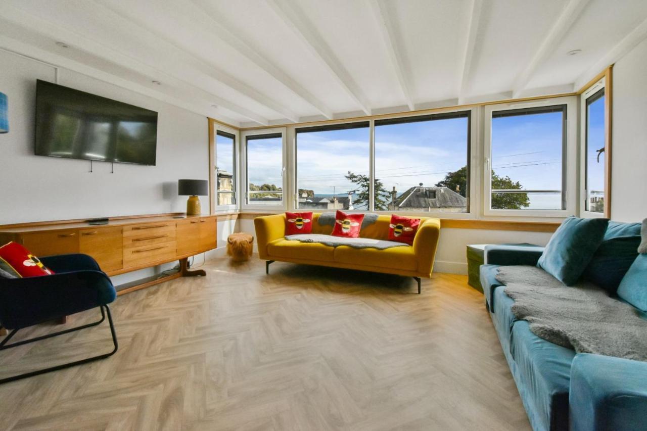 Seaside Luxury Escape *